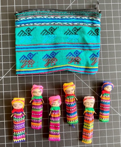 Worry Doll Cosmetic Purse With 6 Three Inch Dolls 